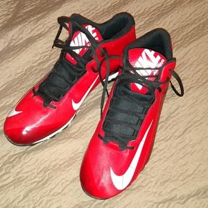 Nike® Alpha - low top field cleats